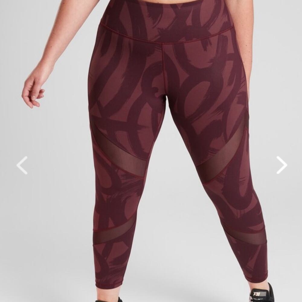 Athleta Tenacity Brush Strokes 7/8 Tight.